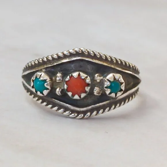 Sterling Silver Turquoise & Coral Trio Ring, Sz 5.5 — Southwest twist-wire - Picture 10 of 13